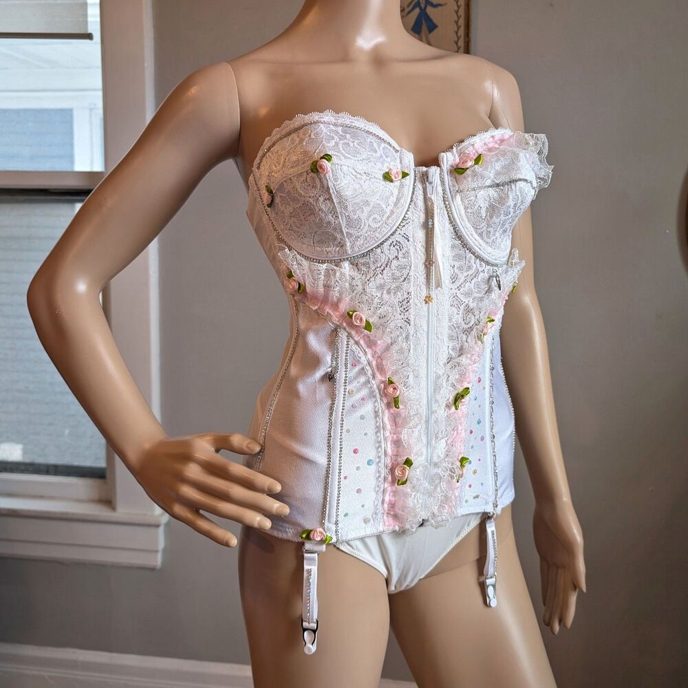 Vintage Y2K Frederick's of Hollywood White Corset Lace Coquette Rhinestone 36C